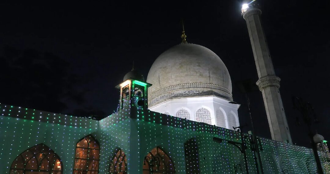 Dargah Hazratbal glows with lights, prayers on Milad-un-Nabi (SAW) eve