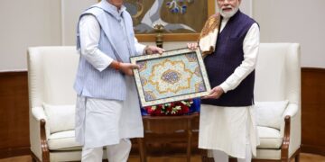 LG Sinha calls on PM Modi in New Delhi