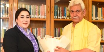Adv Heena calls on LG Sinha