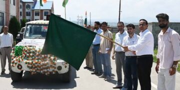 Audio-equipped vehicles flagged off from Mini secretariat to spread patriotic fervour in Shopian