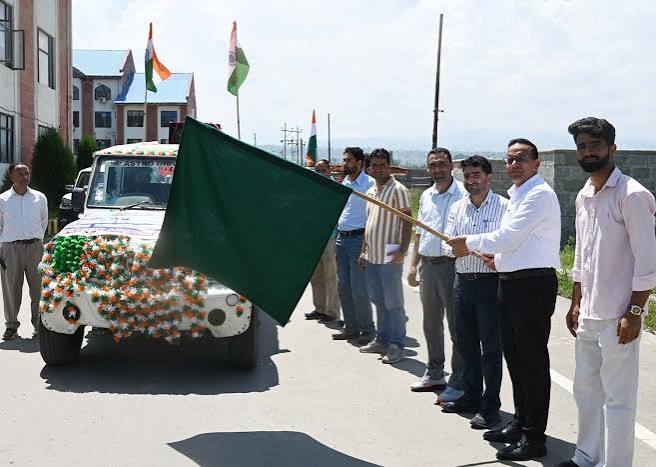 Audio-equipped vehicles flagged off from Mini secretariat to spread patriotic fervour in Shopian