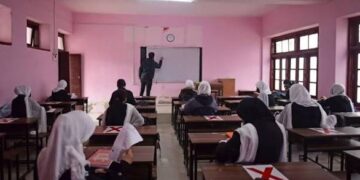‘J&K Govt school teaching staff plummets by over 4,800’