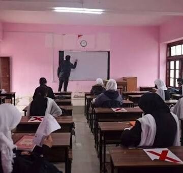 ‘J&K Govt school teaching staff plummets by over 4,800’