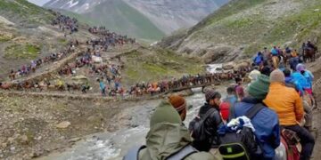 Amarnath Yatra: 659 pilgrims pay obeisance at Holy Cave Shrine