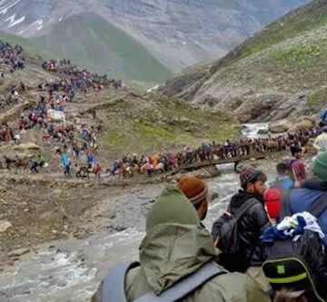 Amarnath Yatra: 659 pilgrims pay obeisance at Holy Cave Shrine