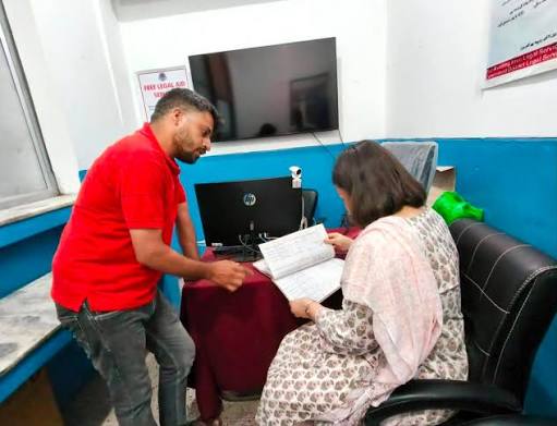 Secretary DLSA Jammu inspects Legal Aid Clinic at GMC