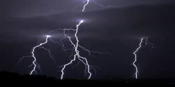 Lightning strike kills two in Anantnag