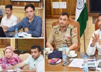 Apple Transportation : Make greater use of railway goods, freight services: Div Com Kashmir to fruit growers