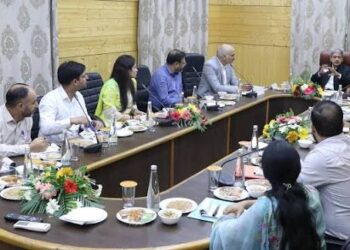 CEO, FSSAI reviews food testing facilities in J&K