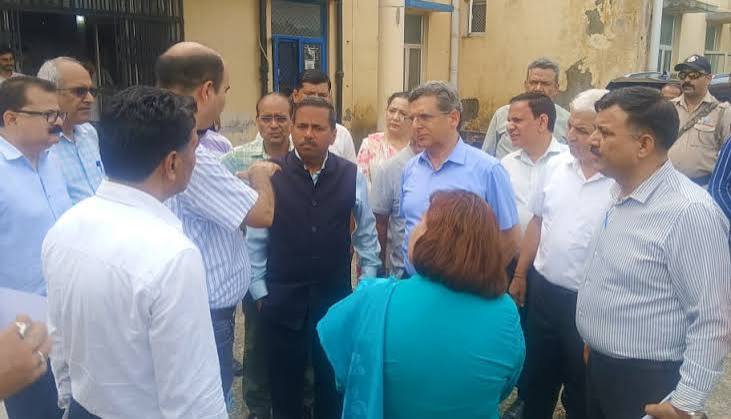 Anil Kumar visits migrant colonies at Jagti, NAGROTA