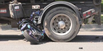 Man killed after scooty collides with truck
