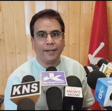‘Unnecessary suspicion’ of Kashmiri youth must end: Tanvir Sadiq