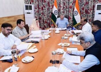 Cabinet clears Gulmarg hotel outsourcing, IT park, land transfers, JKAS promotions