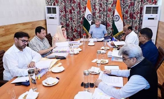 Cabinet clears Gulmarg hotel outsourcing, IT park, land transfers, JKAS promotions