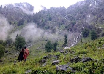 Cloudbursts, inclement weather stall tourism boom at Kashmir’s offbeat destinations