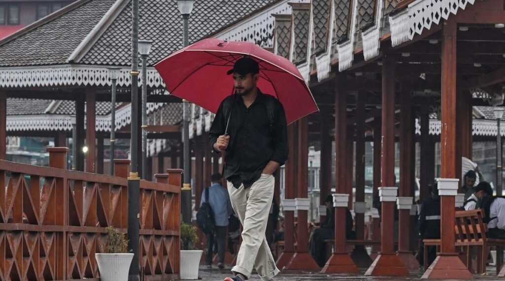Rain brings brief relief in J&K, MeT predicts more showers