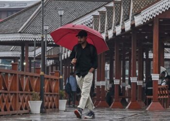 Rain brings brief relief in J&K, MeT predicts more showers