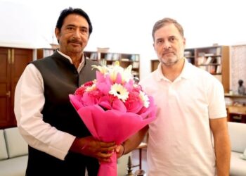 === Cabinet expansion ===  G A Mir meets Rahul Gandhi, AICC Gen Secy says High Command to take final call