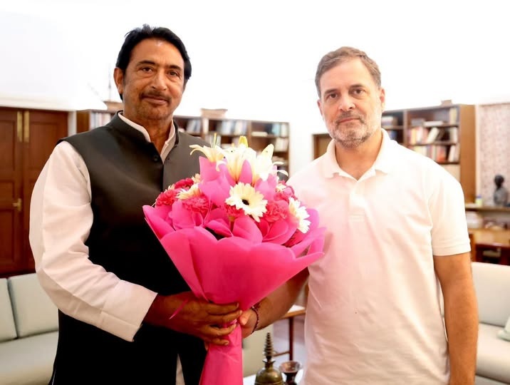 === Cabinet expansion === G A Mir meets Rahul Gandhi, AICC Gen Secy says High Command to take final call