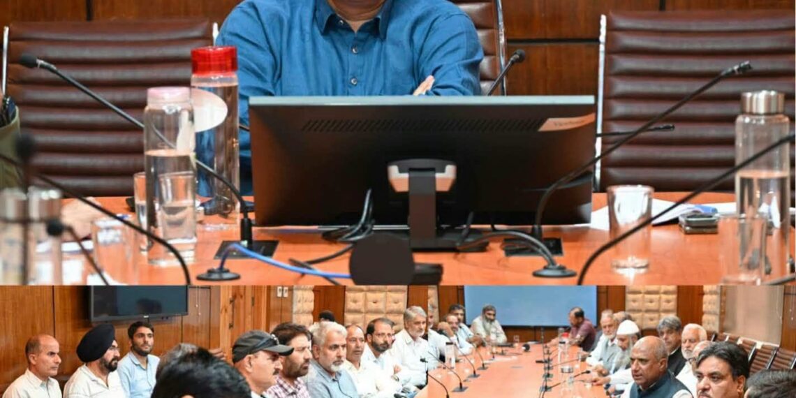 Javid Dar wows to strengthen mandi infrastructure, improve facilities for growers, traders, labourers