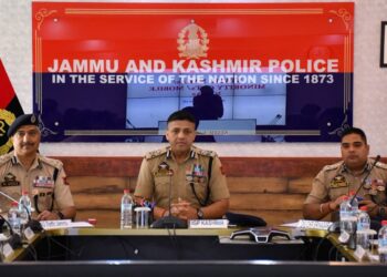 IGP Kashmir reviews Srinagar security grid