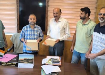 Agriculture Deptt Kashmir signs MoU with Posts Deptt to fast-track delivery of sensitive agricultural materials