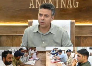 Address logistical issues to facilitate smooth movement of horticulture produce: DC Anantnag to stakeholders