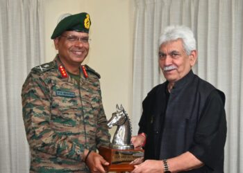 Lieutenant General P K Mishra, General Officer Commanding (GOC)16 Corps called on Lieutenant Governor Manoj Sinha on Saturday