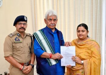 LG hands over appointment letter to deceased PSI’s wife