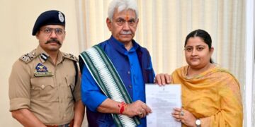 LG hands over appointment letter to deceased PSI’s wife