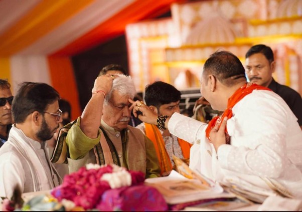 ‘Vasudhaiva Kutumbakam’ emerging as mantra for peace: LG Sinha