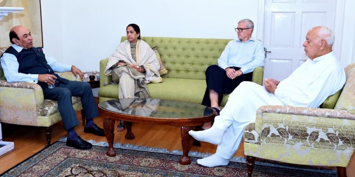 Bihar Governor Ata Hasnain meets CM Omar