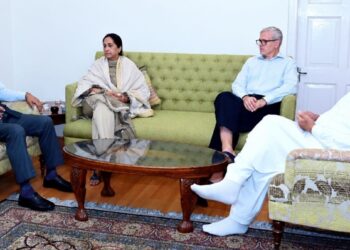 Bihar Governor Ata Hasnain meets CM Omar