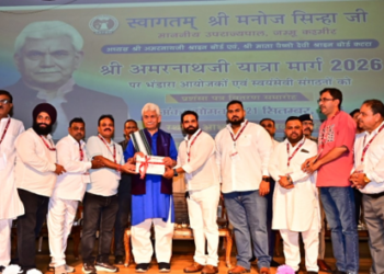 LG felicitates langar orgs on successful Amarnath Yatra