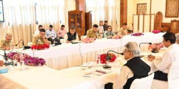 Maintain sustained pressure on terror networks: LG Sinha directs top security brass