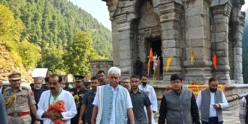 LG Sinha flags off Harmukh-Gangbal Yatra