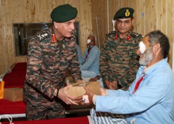 LG Sinha lauds Armed Forces for successful eye camp