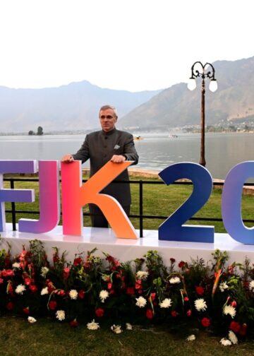 === Lights, Camera, Kashmir === First international film festival rolls in Srinagar