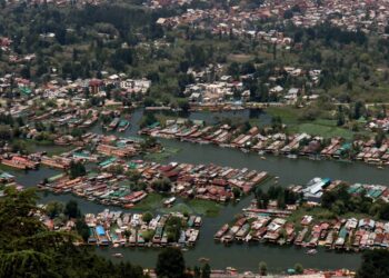 Aerial view of Dal Lake in Srinagar