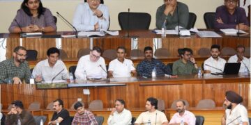 DC reviews progress of PM Surya Ghar Muft Bijli Yojana in Udhampur