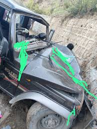 Man killed, 5 injured as Bolero overturns