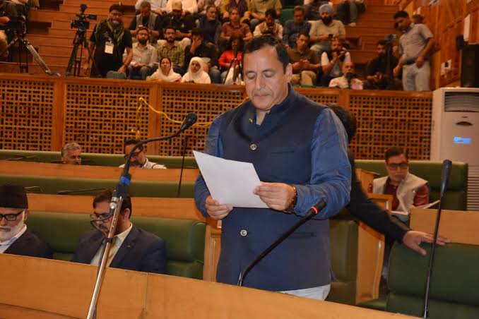 Govt takes serious note of premature apple fruit fall in Shopian, orders probe, FIR registered: Javid Dar