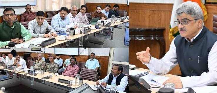 CS reviews nearly Rs 40,000 Cr highway, tunnel projects