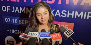 I have fallen in love with Kashmir: Sunidhi Chauhan