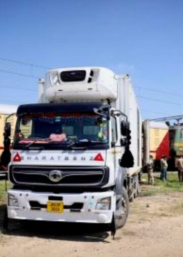 25,000 MTs of apples transported by rail from Kashmir last season