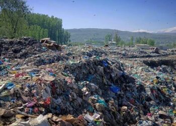 Waste piles, foul smell near Jhelum may soon be thing of past in Baramulla