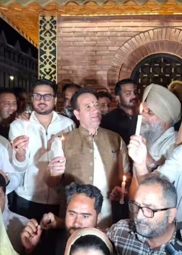 BJP organises ‘Ashirwad Ka Diya’ prog at Lal Chowk to mark PM Modi’s birthday