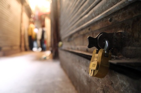 Locked Agri store leaves Tullamulla farmers in distress