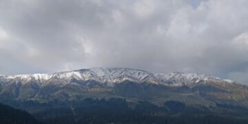 Gulmarg’ upper reaches witness fresh snowfall