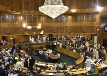 Uproar in Assembly over free gas cylinder scheme